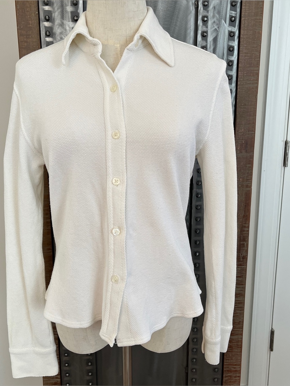 Vintage Y2K GAP White Cotton Waffle Knit Collared Button Down Shirt - M